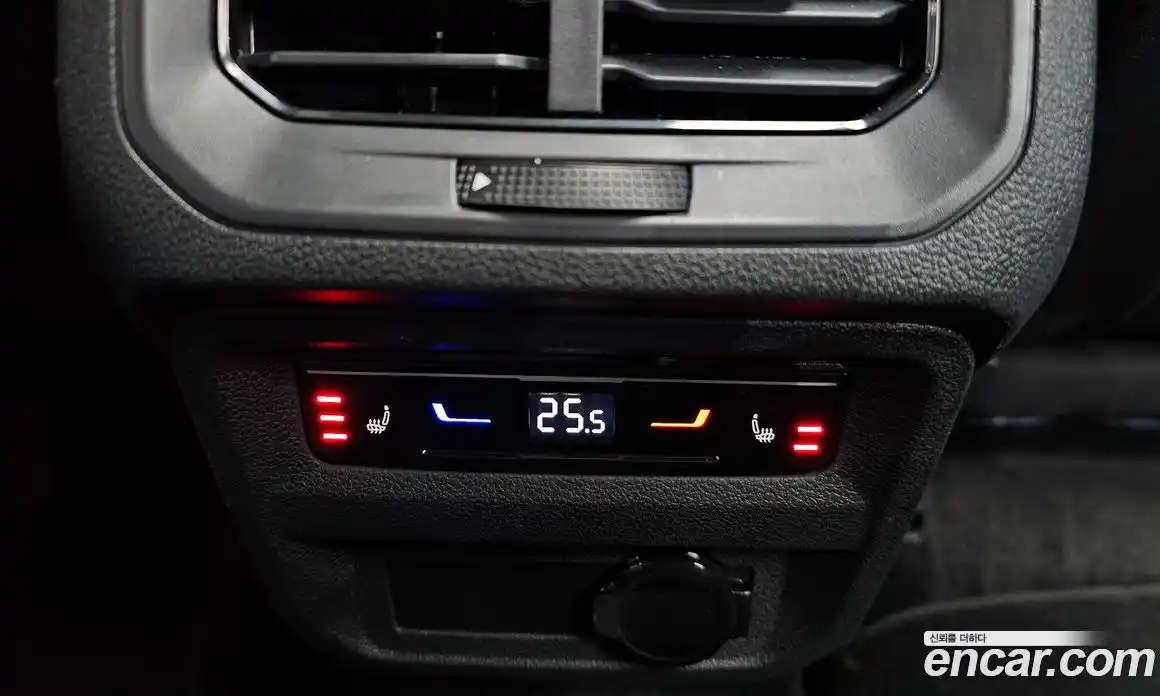 Volkswagen Tiguan 2024 2.0 Автомат в Москве № 198999, фото 6