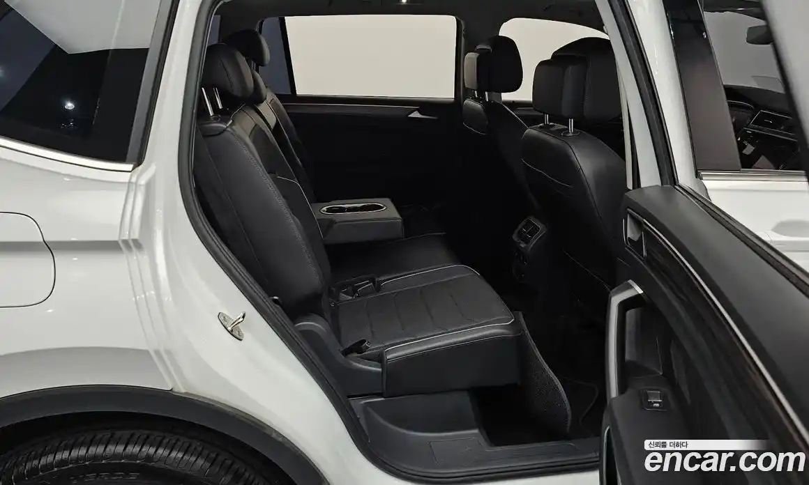 Volkswagen Tiguan 2024 2.0 Автомат в Москве № 198999, фото 9