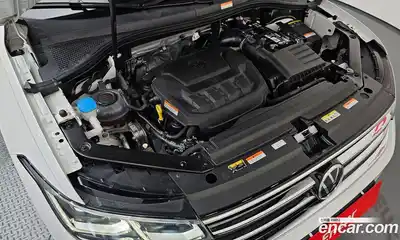 Volkswagen Tiguan 2024 2.0 Автомат в Москве № 198999, миниатюра 10