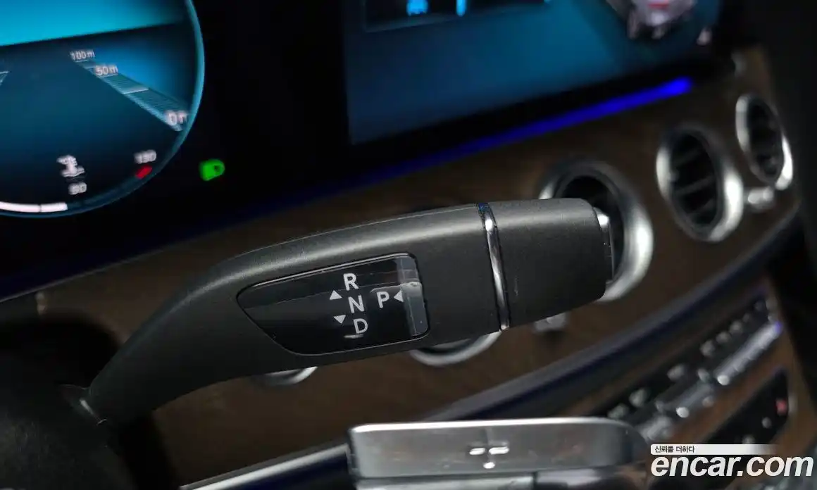 Mercedes-Benz E-Class 2021 2.0 Автомат в Москве № 205495, фото 20