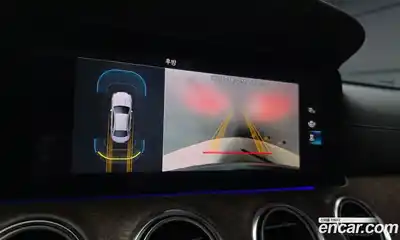 Mercedes-Benz E-Class 2021 2.0 Автомат в Москве № 205495, миниатюра 3