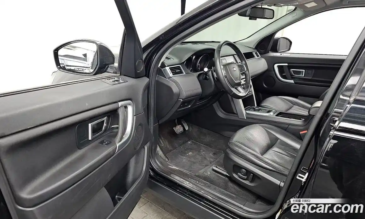 Land Rover Discovery Sport 2018 2.0 Автомат в Москве № 210491, фото 20