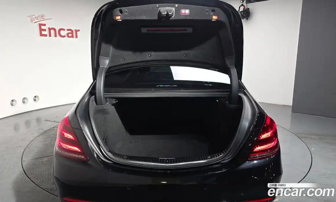 Mercedes-Benz S-Class 2019 4.0 Автомат в Москве № 212033, фото 17