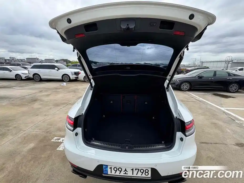 Porsche Macan 2021 2.0 Автомат в Москве № 213260, фото 17