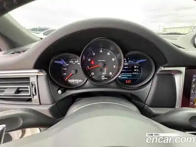Porsche Macan 2021 2.0 Автомат в Москве № 213260, миниатюра 2