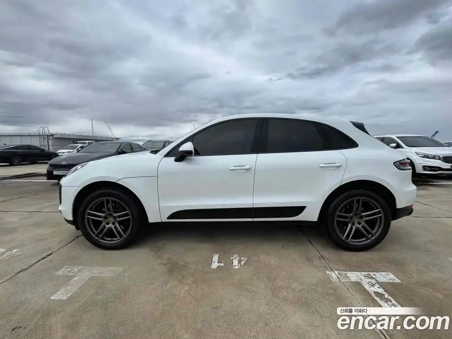 Porsche Macan 2021 2.0 Автомат в Москве № 213260, фото 3