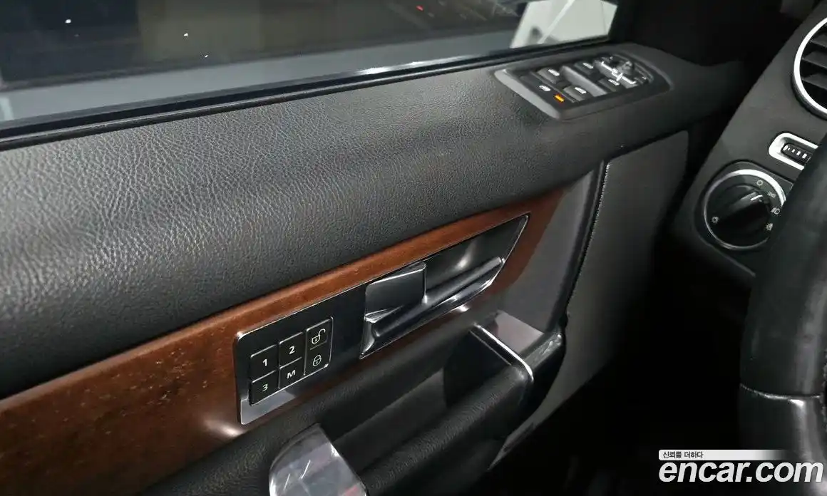 Land Rover Discovery 2016 3.0 Автомат в Москве № 213620, фото 16