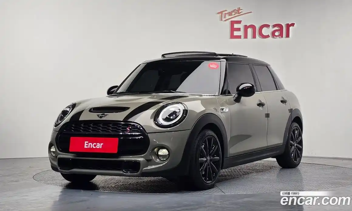 Mini Cooper 2019 2.0 Автомат в Москве № 214291, фото 20