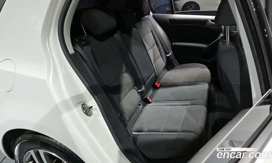 Volkswagen Golf 2012 1.6 Автомат в Москве № 215296, фото 12