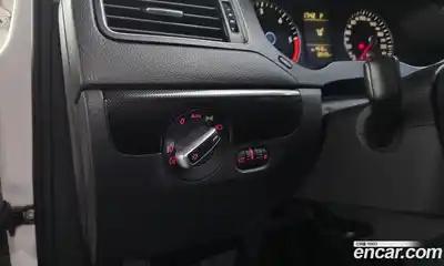 Volkswagen Jetta 2012 1.6 Автомат в Москве № 215307, миниатюра 11