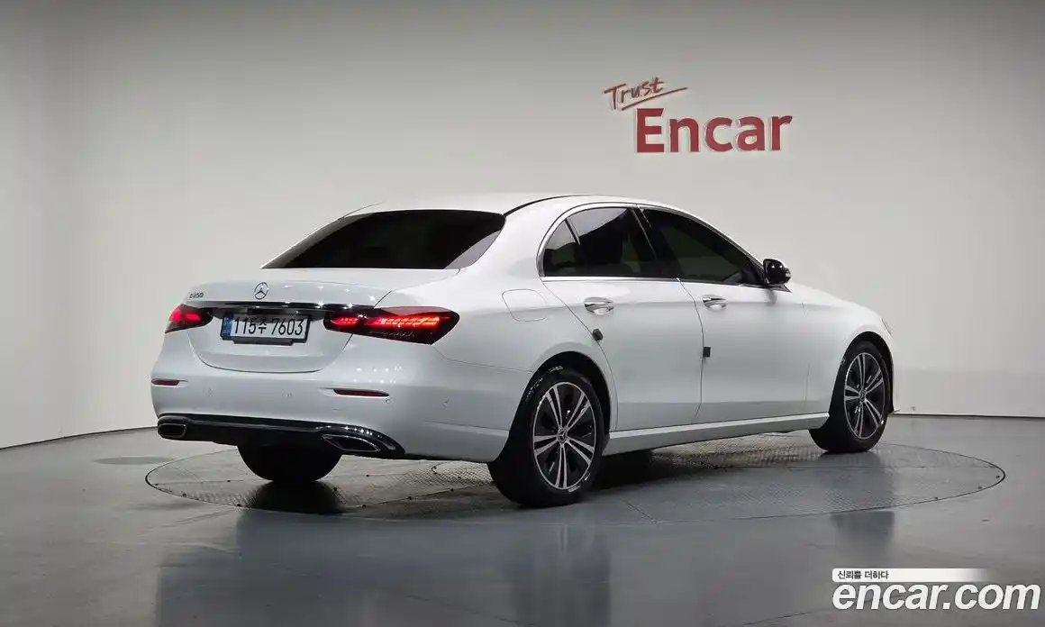 Mercedes-Benz E-Class 2021 2.0 Автомат в Москве № 224559, фото 14