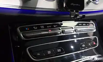 Mercedes-Benz E-Class 2021 2.0 Автомат в Москве № 224559, миниатюра 4