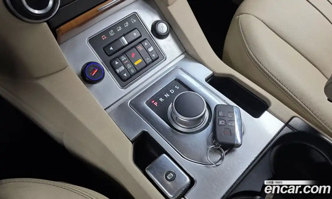 Land Rover Discovery 2013 3.0 Автомат в Москве № 228605, фото 19