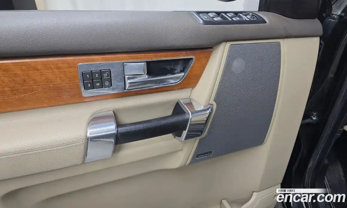 Land Rover Discovery 2013 3.0 Автомат в Москве № 228605, фото 8