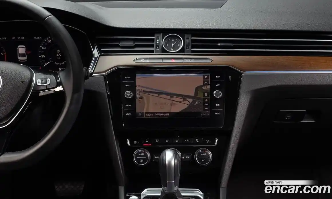 Volkswagen Passat 2018 2.0 Автомат в Москве № 232185, фото 12