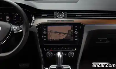 Volkswagen Passat 2018 2.0 Автомат в Москве № 232185, миниатюра 12