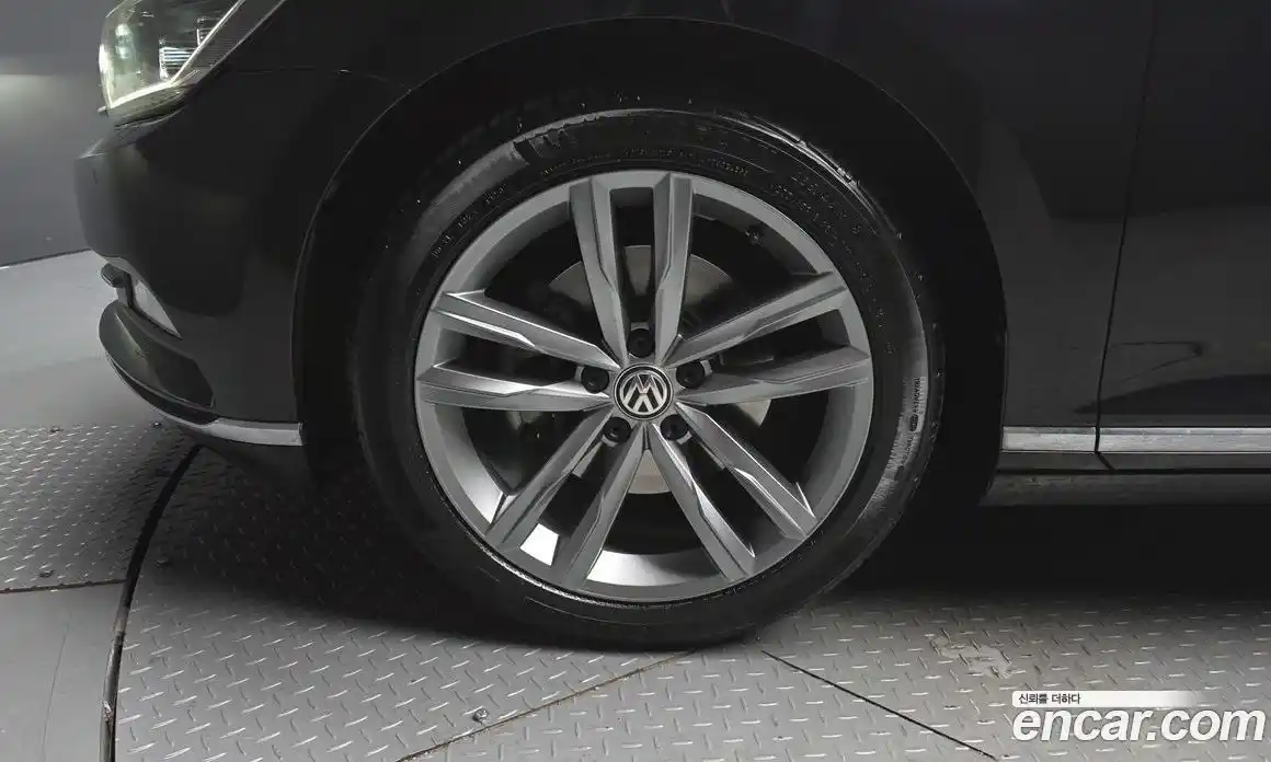 Volkswagen Passat 2018 2.0 Автомат в Москве № 232185, фото 18