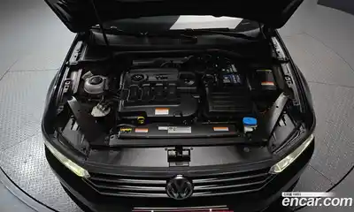 Volkswagen Passat 2018 2.0 Автомат в Москве № 232185, миниатюра 2