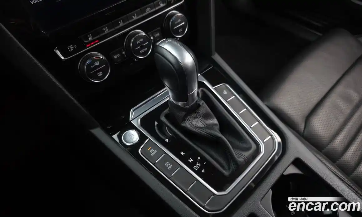 Volkswagen Passat 2018 2.0 Автомат в Москве № 232185, фото 3