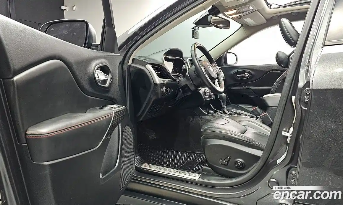 Jeep Cherokee 2017 3.2 Автомат в Москве № 232483, фото 11