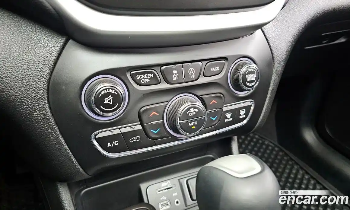 Jeep Cherokee 2017 3.2 Автомат в Москве № 232483, фото 12