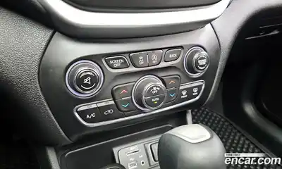 Jeep Cherokee 2017 3.2 Автомат в Москве № 232483, миниатюра 12