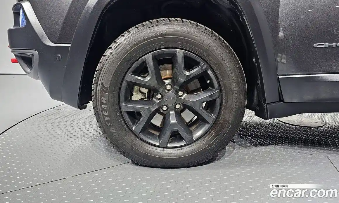 Jeep Cherokee 2017 3.2 Автомат в Москве № 232483, фото 4