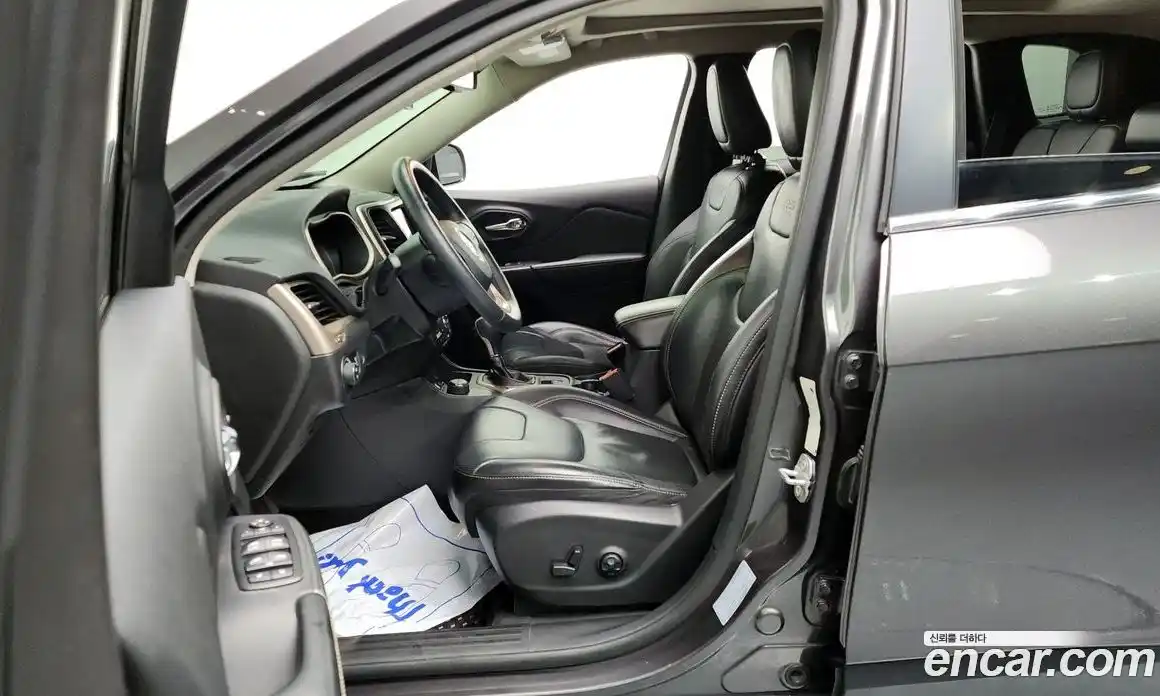 Jeep Cherokee 2015 2.0 Автомат в Москве № 232628, фото 14