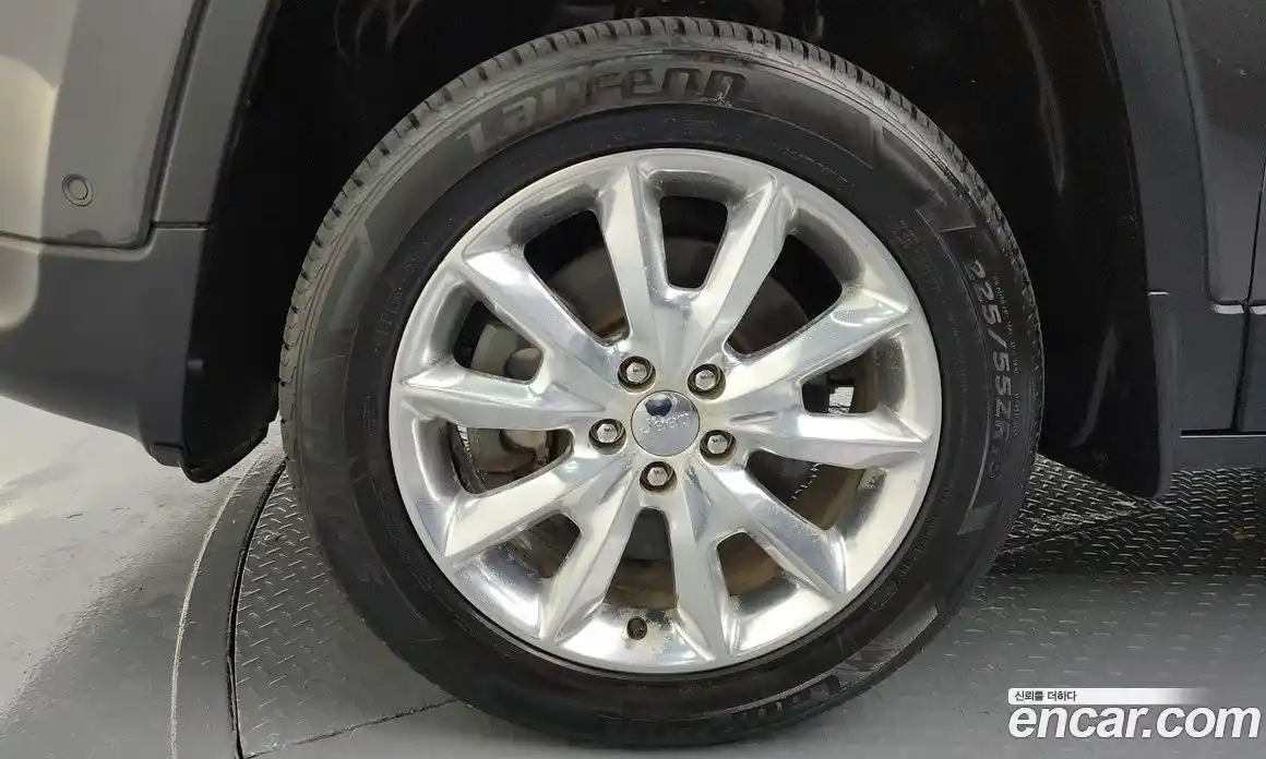 Jeep Cherokee 2015 2.0 Автомат в Москве № 232628, фото 17