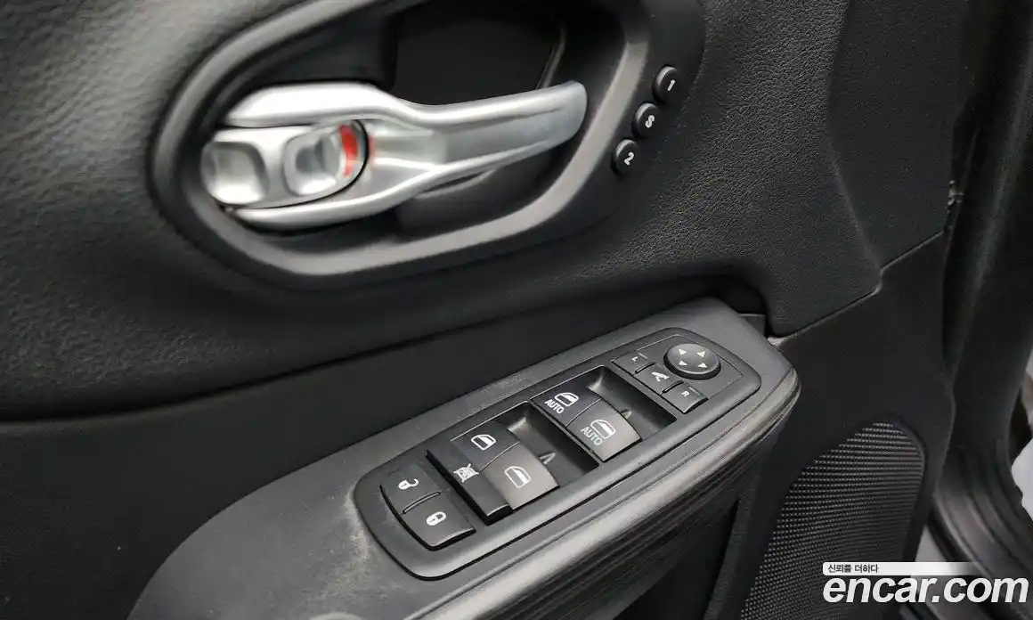 Jeep Cherokee 2015 2.0 Автомат в Москве № 232628, фото 5