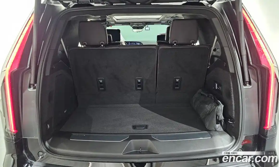 Cadillac Escalade 2024 6.2 Автомат в Москве № 256354, фото 3