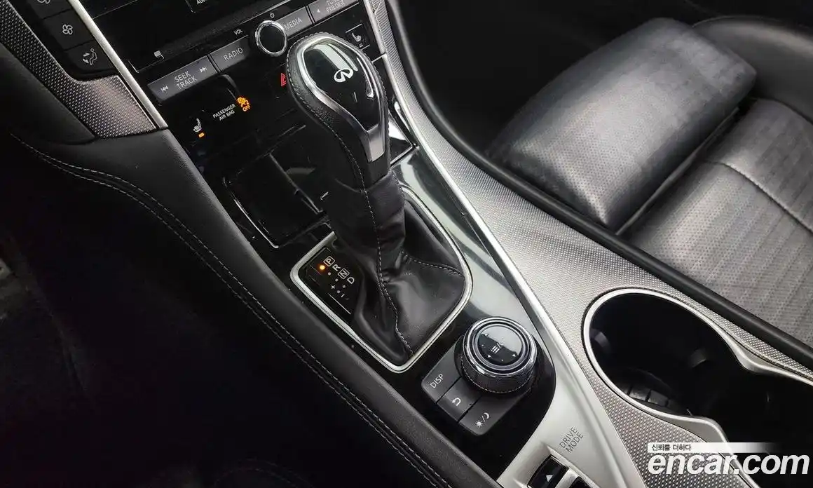 Infiniti Q50 2018 3.5 Автомат в Москве № 266913, фото 18