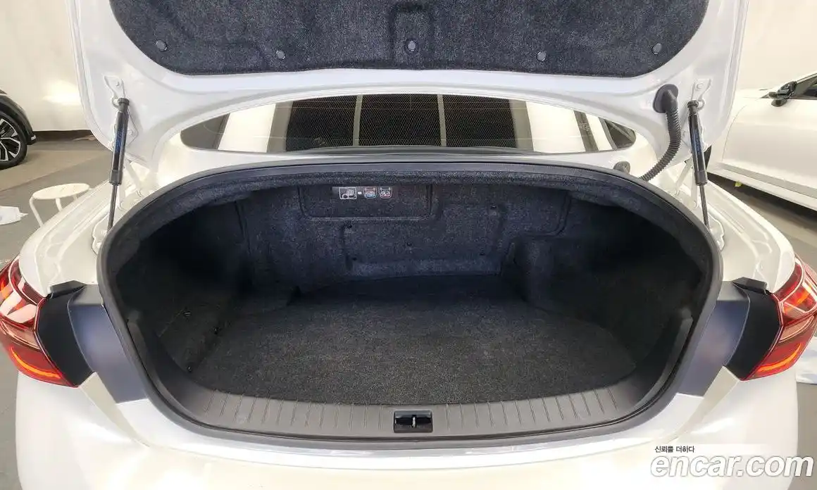 Infiniti Q50 2018 3.5 Автомат в Москве № 266913, фото 10