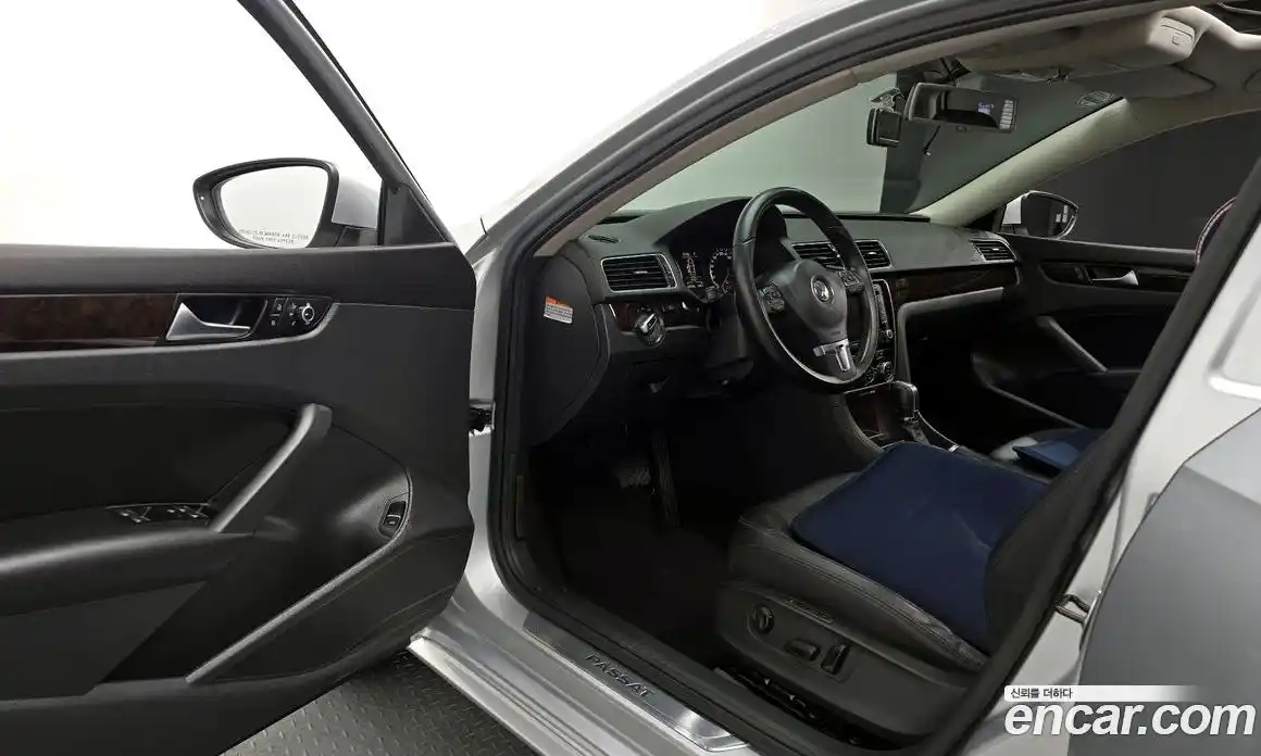 Volkswagen Passat 2014 2.0 Автомат в Москве № 277110, фото 14