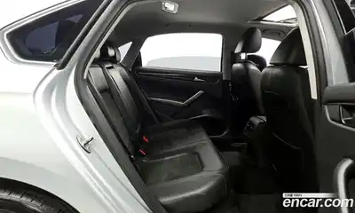 Volkswagen Passat 2014 2.0 Автомат в Москве № 277110, миниатюра 3