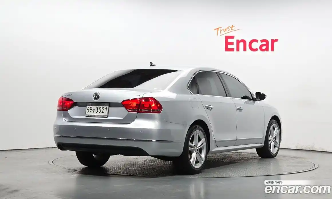 Volkswagen Passat 2014 2.0 Автомат в Москве № 277110, фото 4