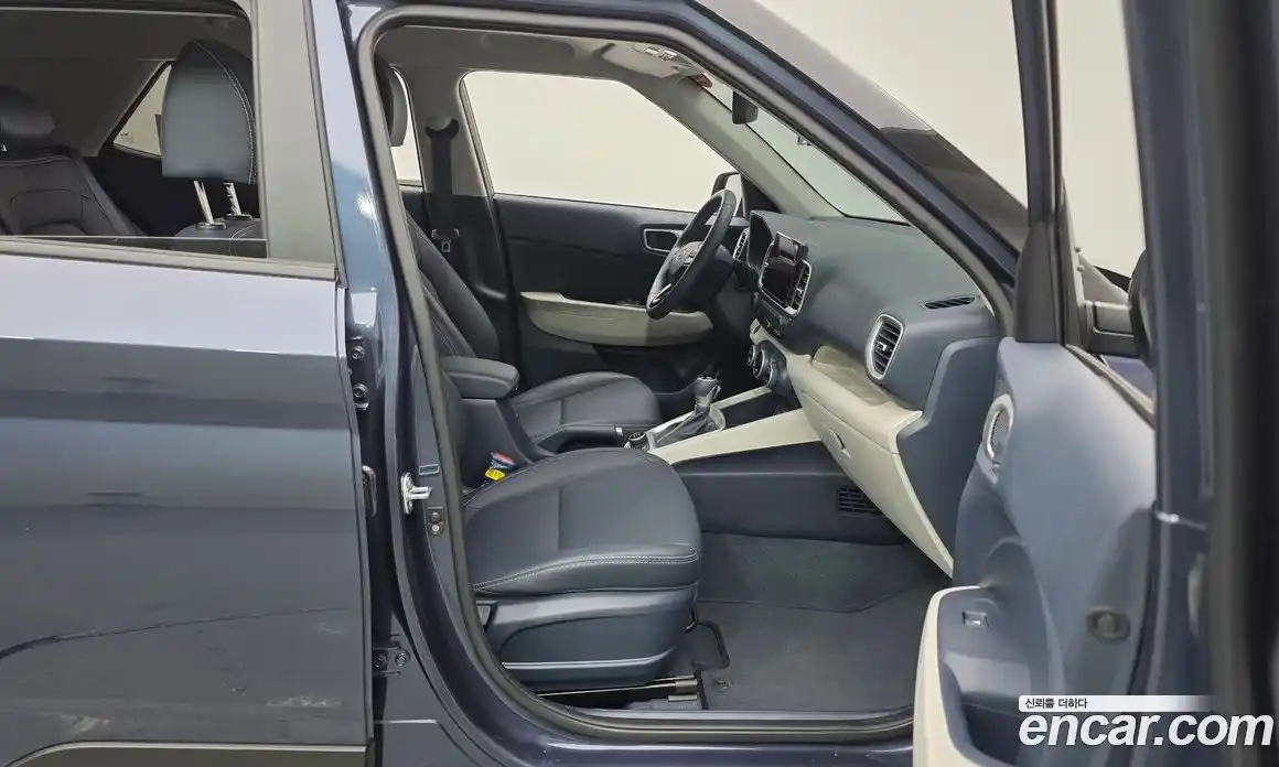 Hyundai Venue 2024 1.6 Автомат в Москве № 2975, фото 9