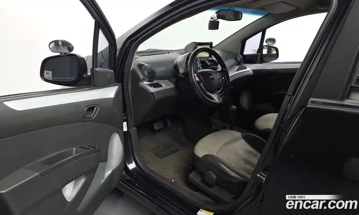 Chevrolet Spark 2012 1.0 Автомат в Москве № 327521, фото 3