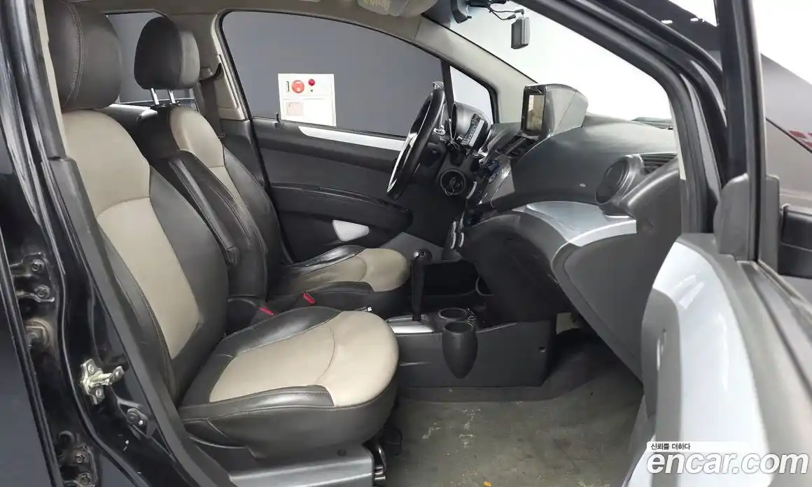 Chevrolet Spark 2012 1.0 Автомат в Москве № 327521, фото 4