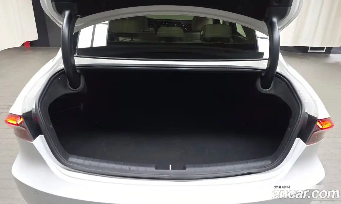 Hyundai Grandeur 2022 2.5 Автомат в Москве № 44052, фото 12