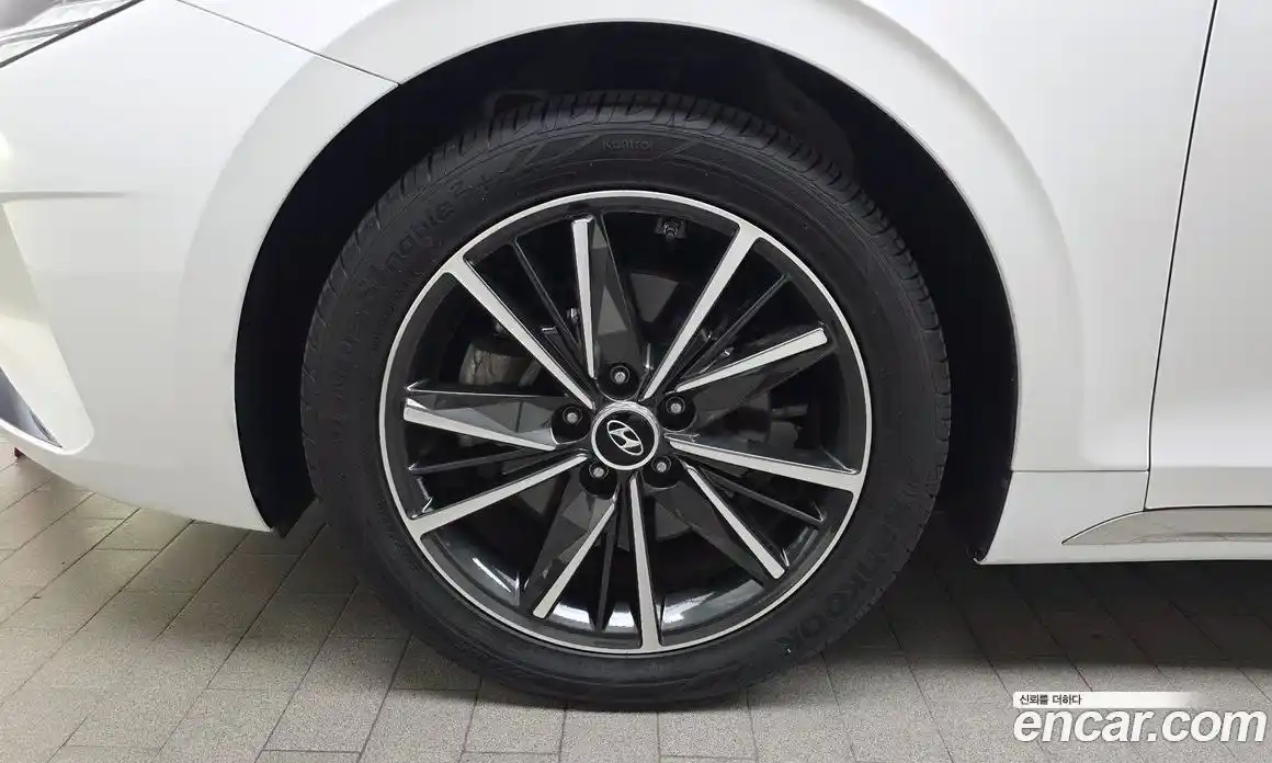 Hyundai Grandeur 2022 2.5 Автомат в Москве № 44052, фото 17