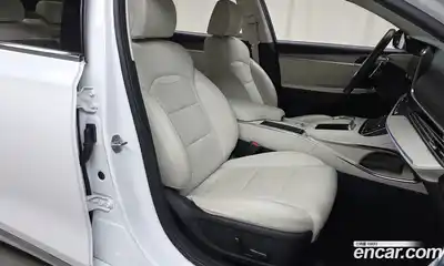 Hyundai Grandeur 2022 2.5 Автомат в Москве № 44052, миниатюра 2