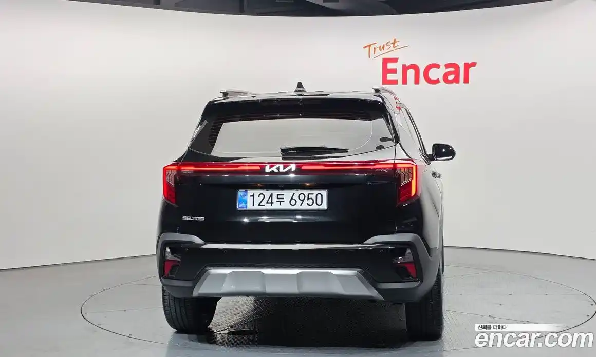 Kia Seltos 2024 2.0 Автомат в Москве № 95485, фото 1