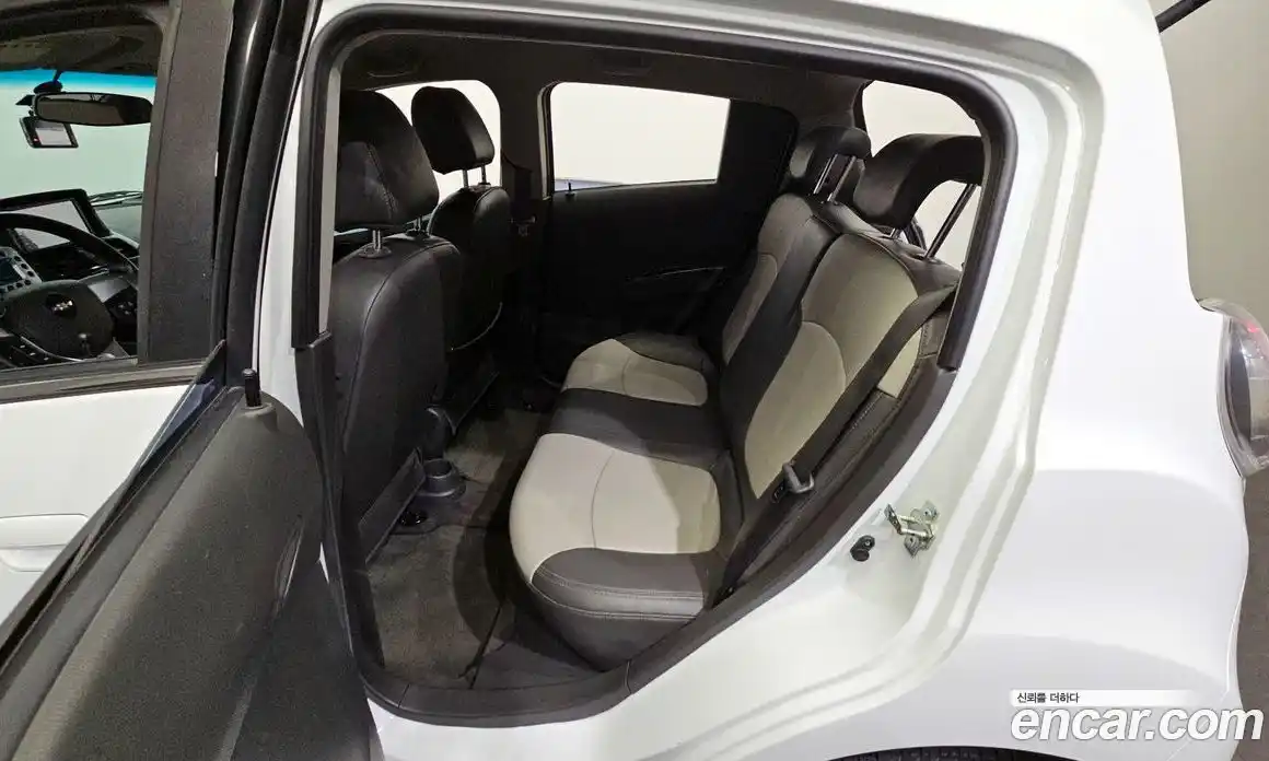 Chevrolet Spark 2012 1.0 Автомат в Москве № 96886, фото 11