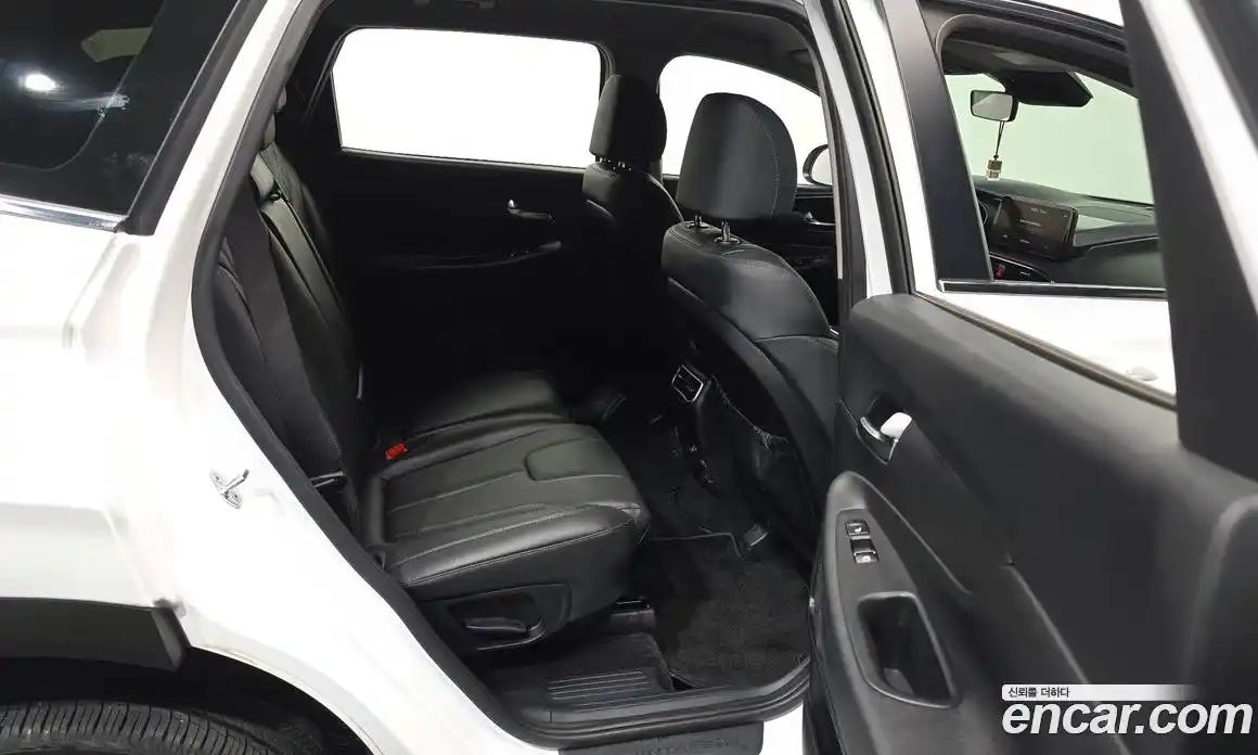 Hyundai Santa Fe 2022 2.5 Автомат в Москве № 113276, фото 19