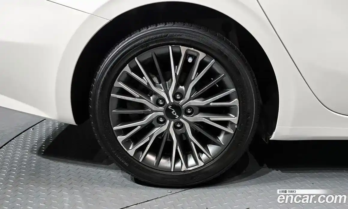 Kia K3 2022 1.6 Автомат в Москве № 120623, фото 1