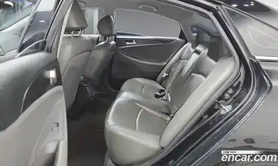 Hyundai Sonata 2011 2.0 Автомат в Москве № 123429, миниатюра 3