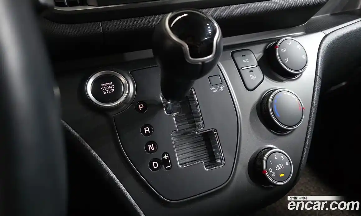 Kia Ray 2023 1.0 Автомат в Москве № 124195, фото 1