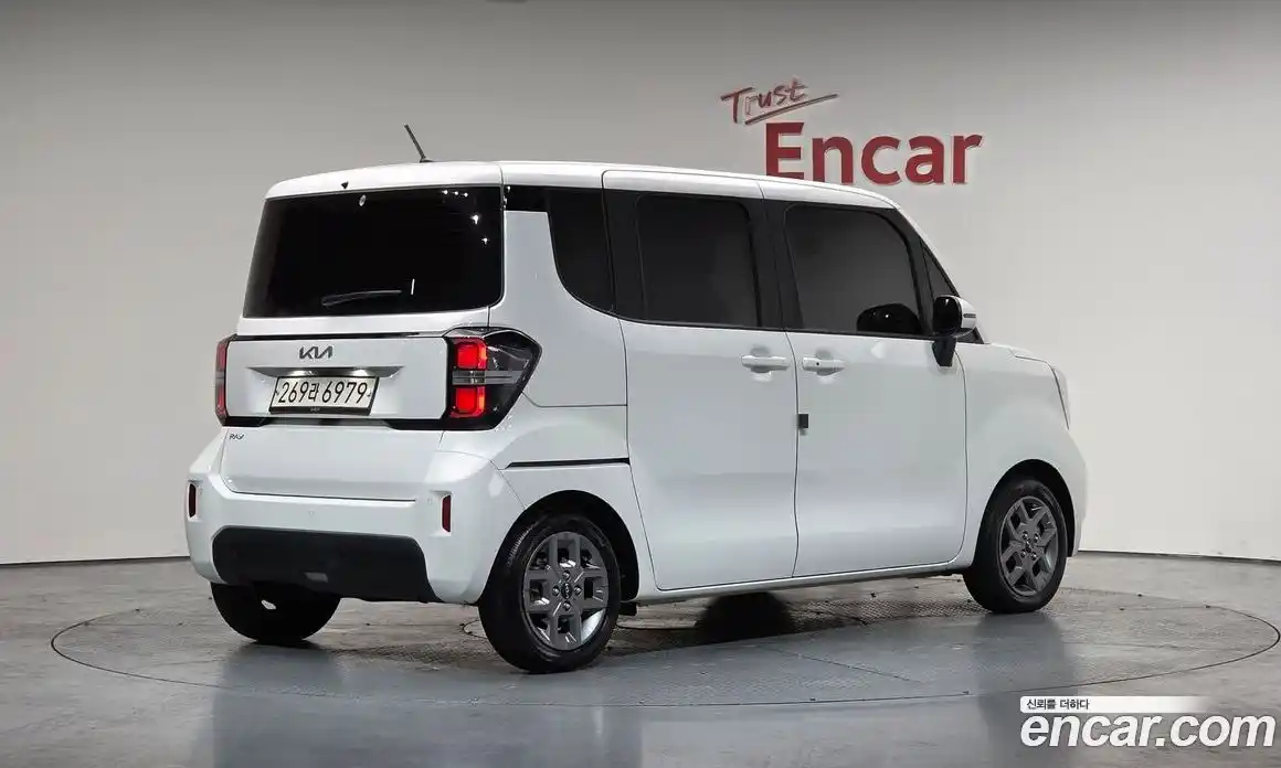 Kia Ray 2023 1.0 Автомат в Москве № 124195, фото 3