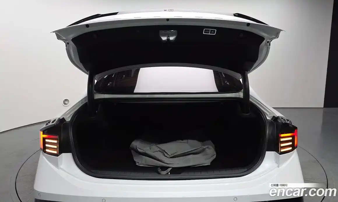 Hyundai Sonata 2024 2.0 Автомат в Москве № 131096, фото 11